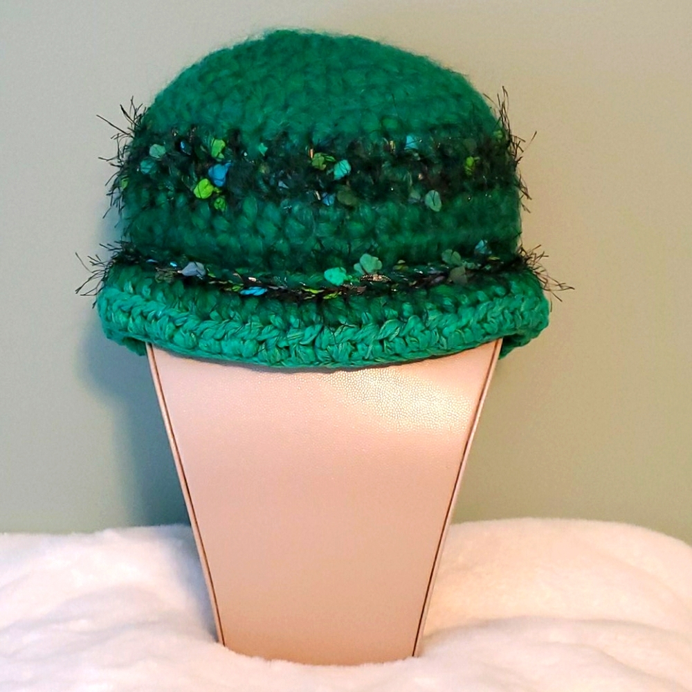 NWOT Beautiful handmade winter hat